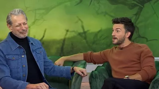 Burberry Cashmere Sweater worn by Jonathan Bailey as seen in Today on November 19, 2025