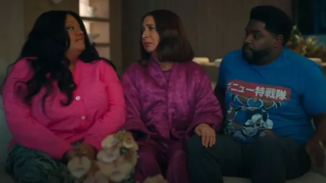 Bata corta acolchada Natori Infinity Jacquard que lleva Molly Novak (Maya Rudolph) como se ve en Loot (S03E07)