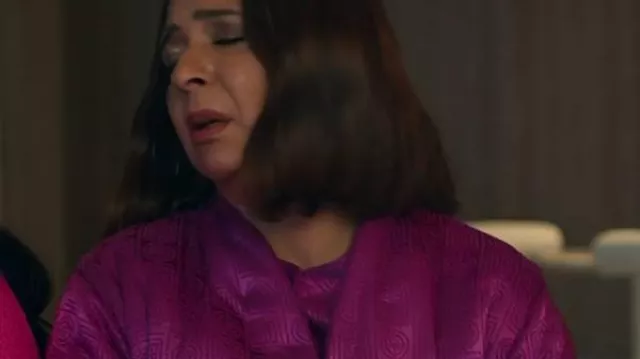 Loot S3 Maya Rudolph Purple Quilted Robe worn by Molly Novak (Maya Rudolph) in Loot (S02)