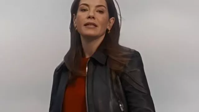 Michelle Monaghan La veste noire de The Family Plan 2 portée par Jessica Morgan (Michelle Monaghan) telle que vue dans The Family Plan 2