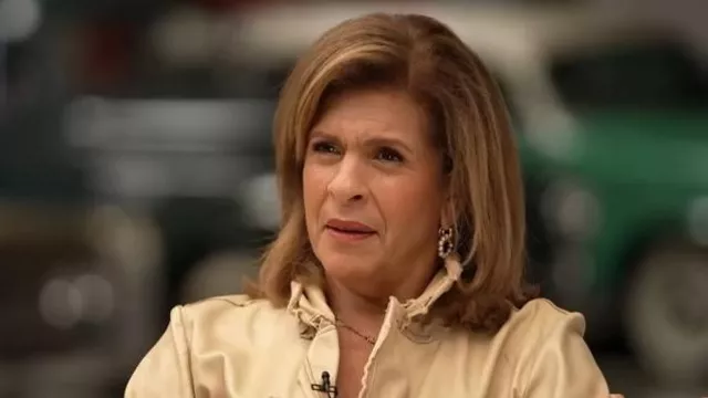 Pendiente de aro Mila de Lisi Lerch llevado por Dylan Dreyer tal como se ve en Today el 21 de noviembre de 2025