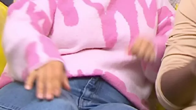 Pink Printed Sweater worn by (Sharyn Casey) in Gogglebox New Zealand