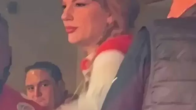 Sweat Taylor Swift KC Chiefs vs Indianapolis Colts