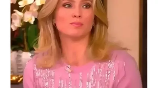 The View 2025 Sara Haines Pink Fringe Sweater worn by (Sara Haines) in The View