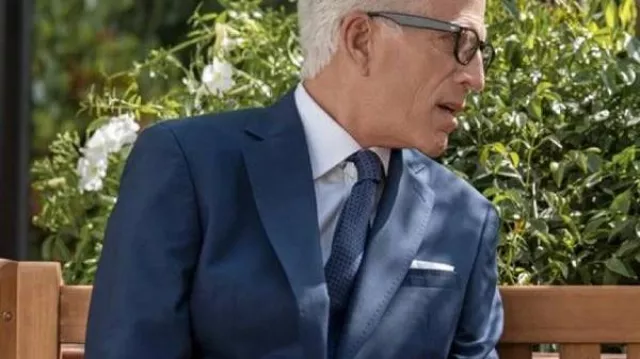 A Man On The Inside S02 Ted Danson Blue Blazer worn by Charles Nieuwendyk (Ted Danson) in A Man on the Inside (S02)