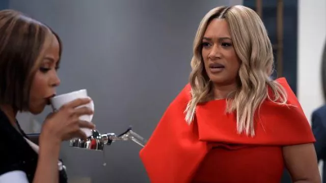 Robe midi en laine en mélange de laine d’Oscar de la Renta, portée par Fatima Wilson (Crystal Renee Hayslett), telle que vue dans Sistas de Tyler Perry (S09E18)