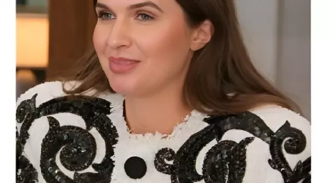 Owning Manhattan S02 Jess Markowski White Sequin Tweed Jacket worn by Self (Jessica Markowski) as seen in Owning Manhattan