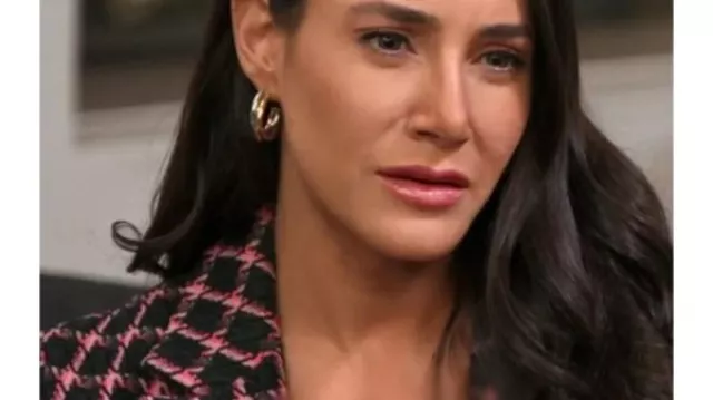 Posséder Manhattan S02 Chloe Tucker Black Tweed Blazer porté par Self (Chloe Tucker Caine) tel que vu dans Owning Manhattan