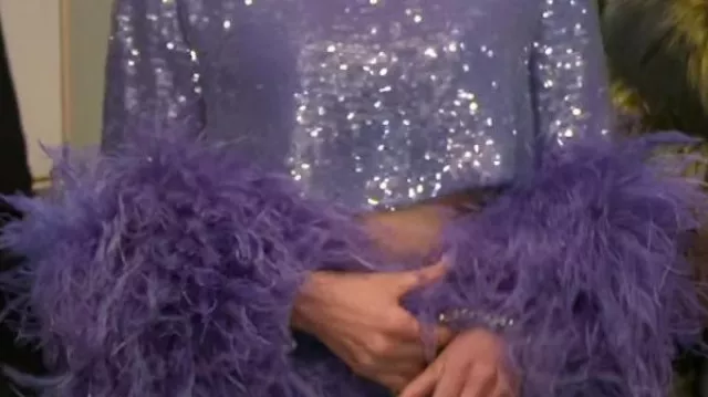 Crop Top violet à sequins porté par Self (Jessica Markowski) dans Owning Manhattan