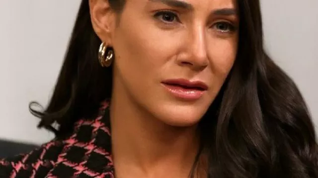 Owning Manhattan S02 Chloe Tucker Tweed Blazer worn by Self (Chloe Tucker Caine) as seen in Owning Manhattan