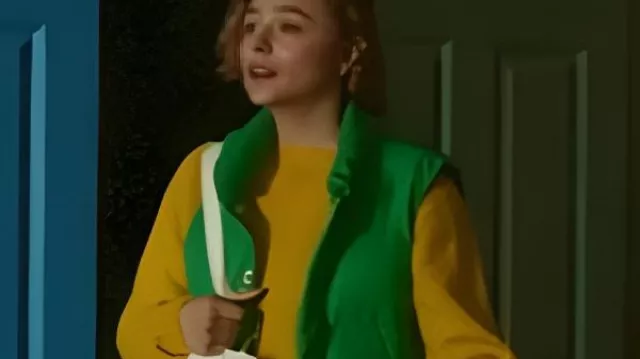 Oh. Quoi. Amusement. Gilet vert Chloë Grace Moretz porté par Taylor (Chloë Grace Moretz) tel que vu dans Oh. Quoi. Amusement.