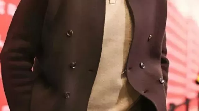 Double-Breasted Blazer of Travis Kelce in OMG! Travis Kelce burst into Tears admitting he played poorly and caused the Chiefs to lose