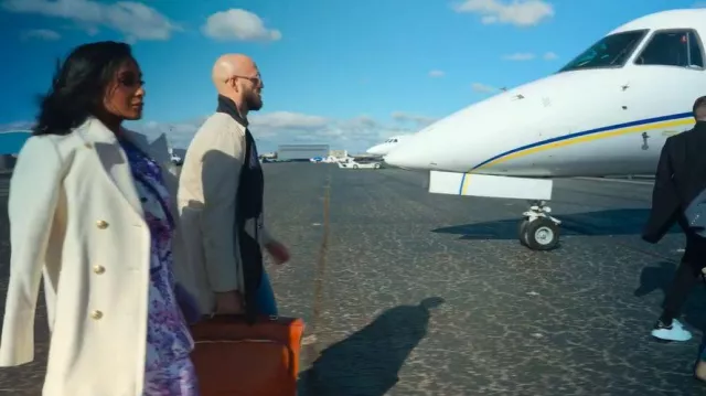 Pantalon effilé violet à fleurs Dolce & Gabbana. porté par (Genesis Suero) tel que vu dans Owning Manhattan (S02E06)