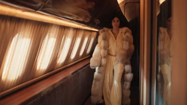 Sudadera con cremallera de Balenciaga BB Paris llevada por Allura Grant (Kim Kardashian) tal como se ve en All's Fair (S01E08)