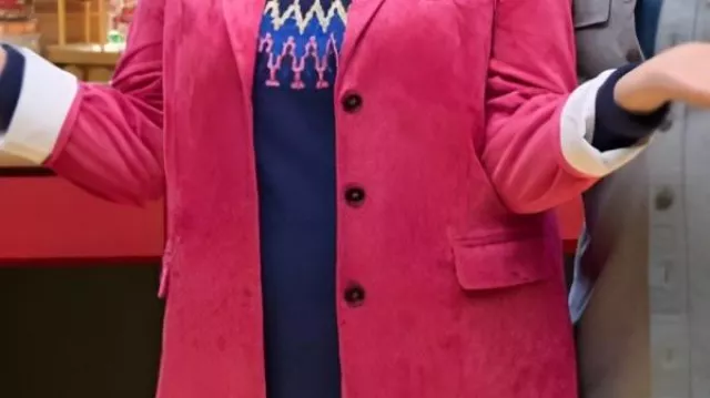 Melissa Peterman Pink Blazer worn by Self - Judge (Melissa Peterman) in Finding Mr. Christmas