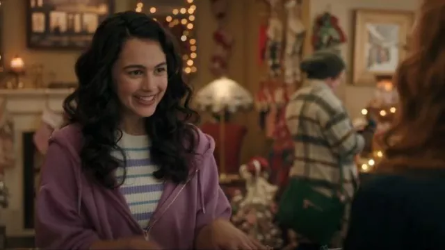Sweat à capuche oversize grand bleu marine à fermeture éclair complète porté par Violet Wilner (Sierra Marilyn Riley) tel que vu dans Mistletoe Murders (S02E06)