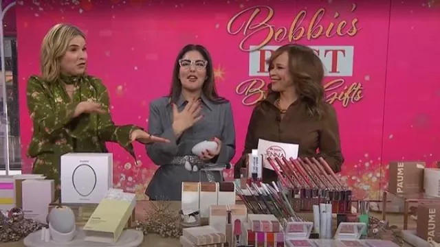 Robe Midi en taffêta détaillée de Carolina Herrera portée par Rosie Perez, telle que vue dans Today with Jenna & Friends le 15 décembre 2025