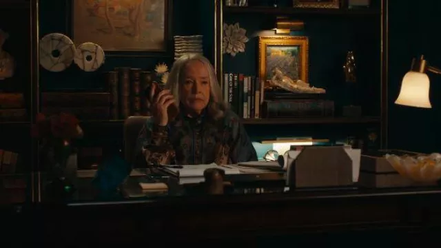 Chemise western en soie Zimmermann Ascension portée par Madeline 'Matty' Matlock (Kathy Bates) telle que vue dans Matlock (S02E07)
