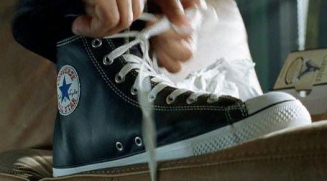 Bewusteloos Prooi Email schrijven Sneakers Converse high tops leather Will Smith in the movie I,Robot |  Spotern