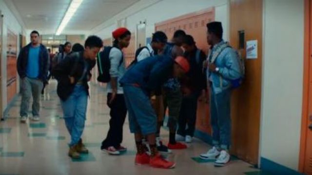 Les sneakers Converse rouges dans le film Dope