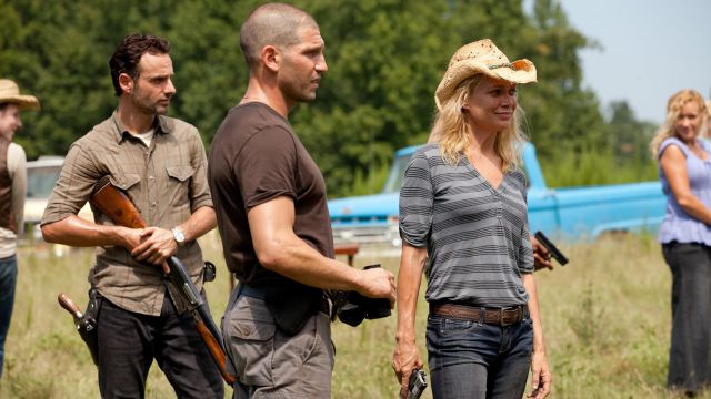 Watch Kenneth Cole of Rick Grimes (Andrew Lincoln) in The Walking Dead S02E06