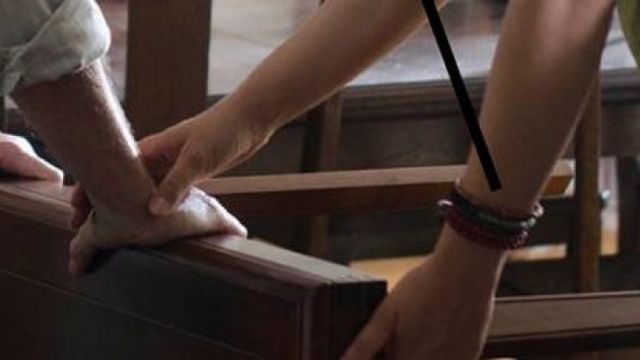 flauw Klaar Met bloed bevlekt The bracelets of Maggie Greene (Lauren Cohan) in The Walking Dead | Spotern