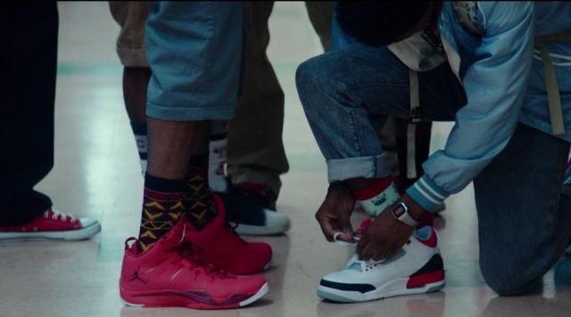 Les chaussures Nike Air Jordan 3 red og dans Dope