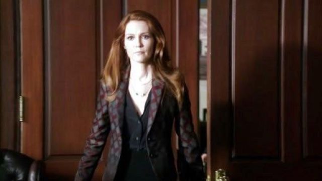 La veste Armani d'Abby Whelan (Darby Stanchfield) dans Scandal S4E2