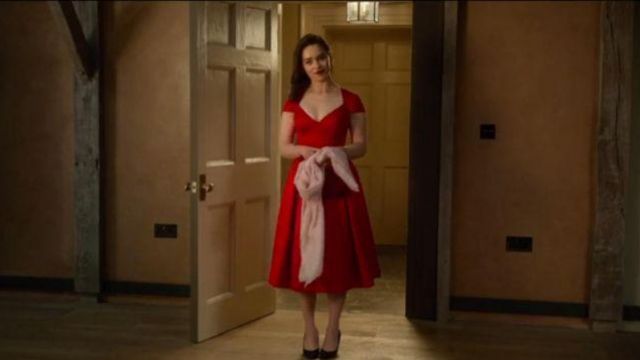 The red dress of Lou Clark (Emilia Clarke) in Before you