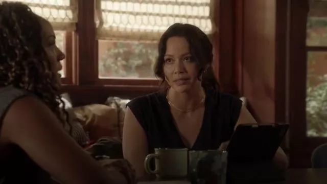 LNA Dessa Muscle Tee worn by Lucy Chen (Melissa O'Neil) as seen in The ...