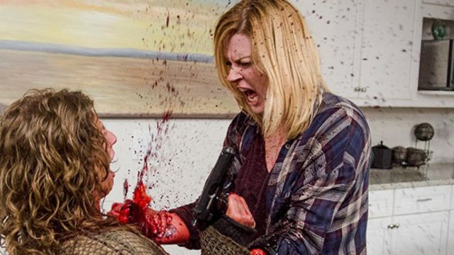 The plaid shirt of Jessie Anderson (Alexandra Breckenridge) in The Walking Dead