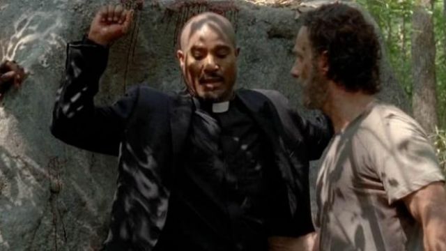 The holding of the father Gabriel (Seth Gilliam) in The Walking Dead