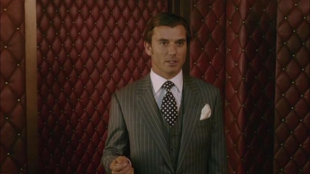 The tie with polka dots of Balthazar (Gavin Rossdale) in Constantine