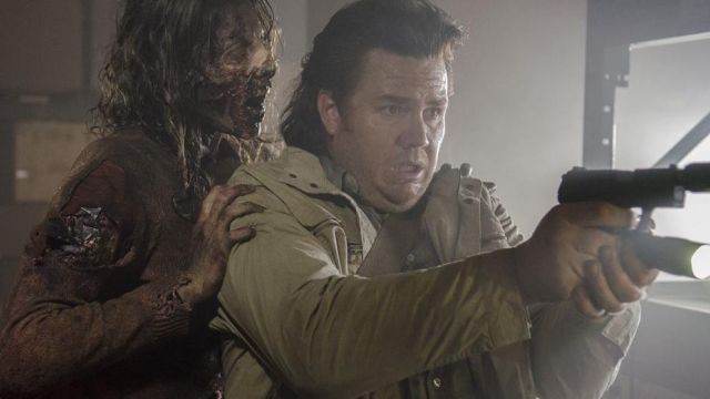 The jacket beige of Eugene Porter (Josh McDermitt) in The Walking Dead
