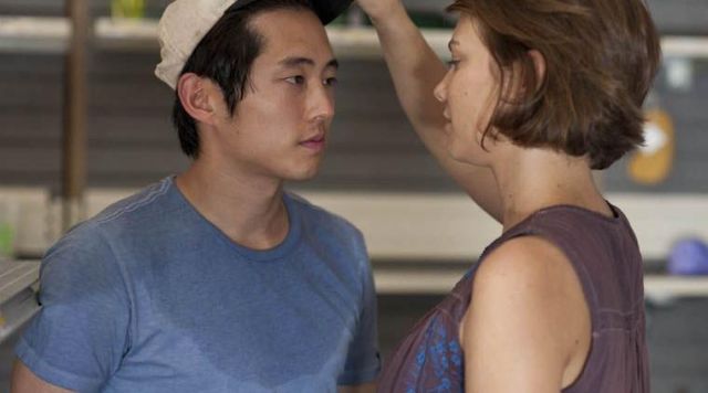 The t-shirt in blue-Glenn Rhee (Steven Yeun) in The Walking Dead S02E04