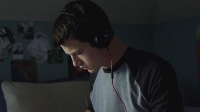 The headphones Beats of Clay Jensen in 13 Reasons Why
