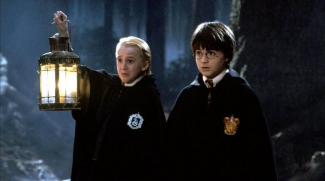 La réplique de la cape Serpentard de Draco Malfoy (Tom Felton) dans Harry Potter à l'école des sorciers
