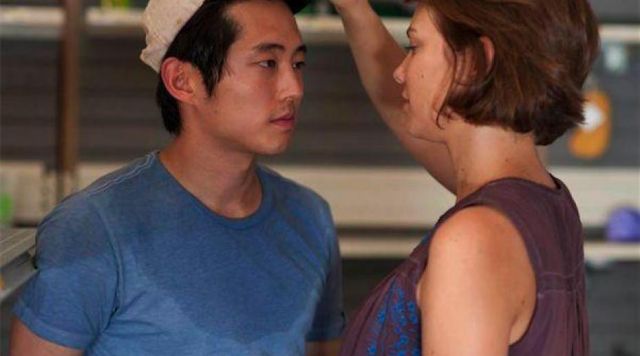 The t-shirt in blue-Glenn Rhee (Steven Yeun) in The Walking Dead