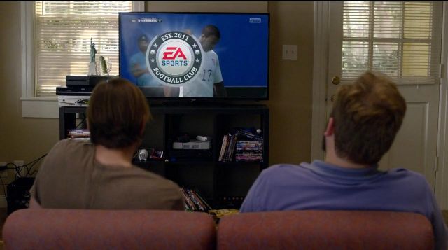 The game Fifa 2015 in Orange Is The New Black