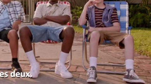 Les snea­kers Converse All Star Chuck Tay­lor Grises High dans Fresh Off The Boat