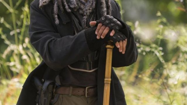 The brown belt of Ezekiel (Khary Payton) in The Walking Dead