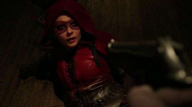 The red jacket and black Thea Queen/ Speedy (Willa Holland) on Arrow S04E07