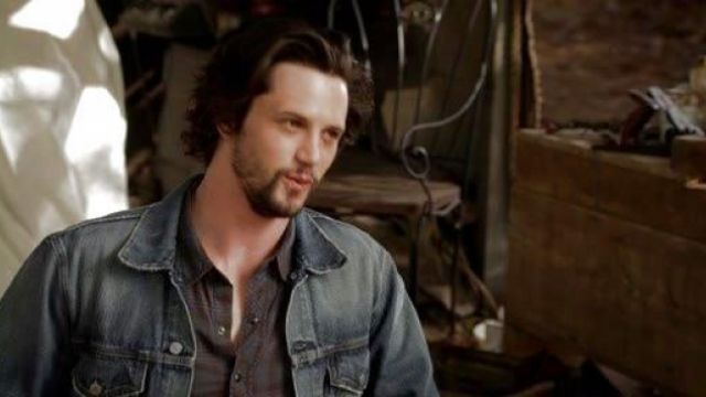 The jean jacket Jackson Kenner (Nathan Parsons) in The Originals S02E13