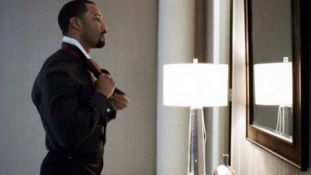 The table lamp of Jams (Omari Hardwick) in Power