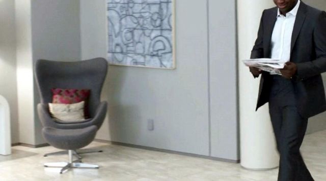 Le fauteuil Arne Jacobsen vue dans Power