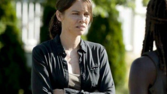 La chemise noire de Maggie Greene (Lauren Cohan) dans The Walking Dead
