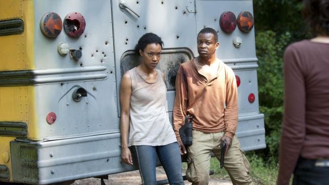La camiseta sin mangas de Sasha (Sonequa Martin-Green) en la temporada 4 de The Walking Dead