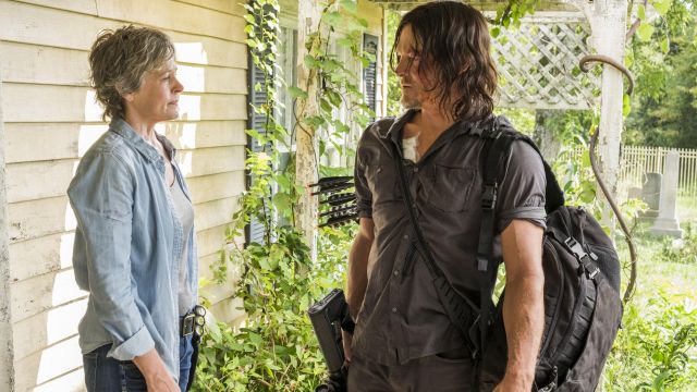 La chemise en jean de Carol Peletier (Melissa McBride) dans The Walking Dead S07E10