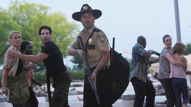 La réplique du chapeau de Shérif de Rick Grimes (Andrew Lincoln) dans The Walking Dead (Saison 1 épisode 5)