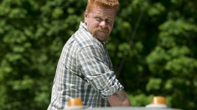 The shirt of Abraham Ford (Michael Cudlitz) in The Walking Dead season 6